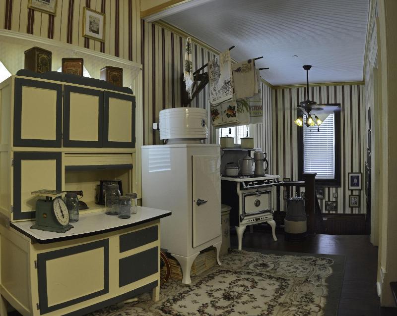Mcfarlin House Bed And Breakfast