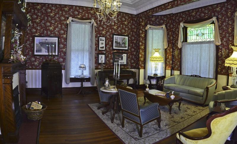 Mcfarlin House Bed And Breakfast