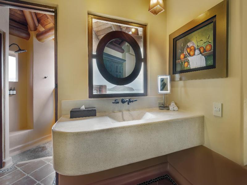 Hilton Grand Vacations Club Zihuatanejo image