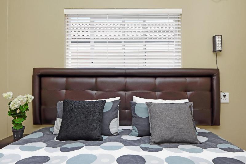 Camdene Guesthouse And Sc Apartments image