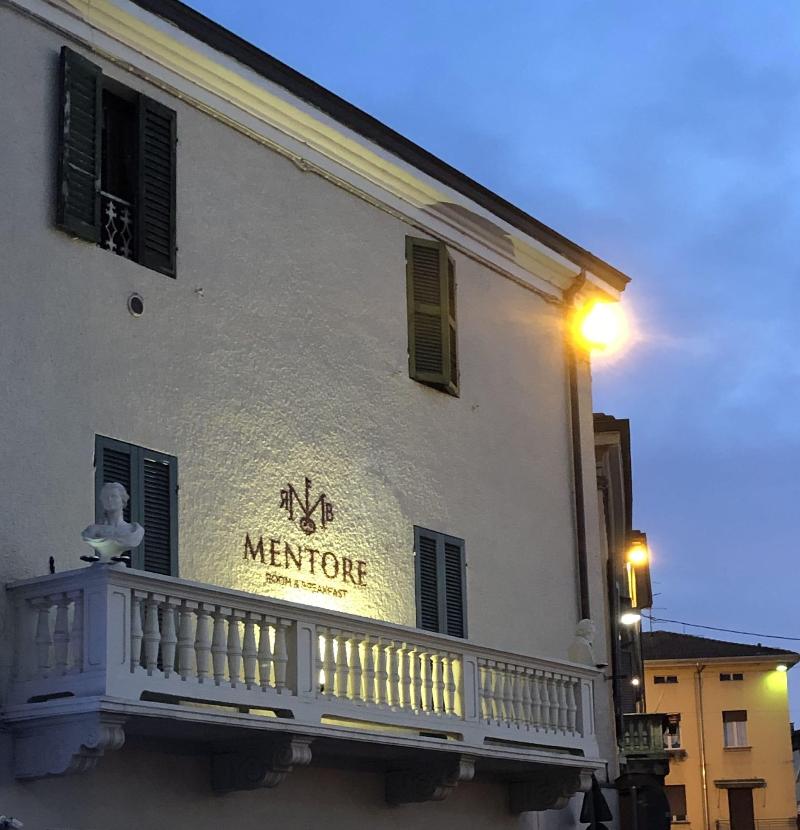 Mentore R&B image