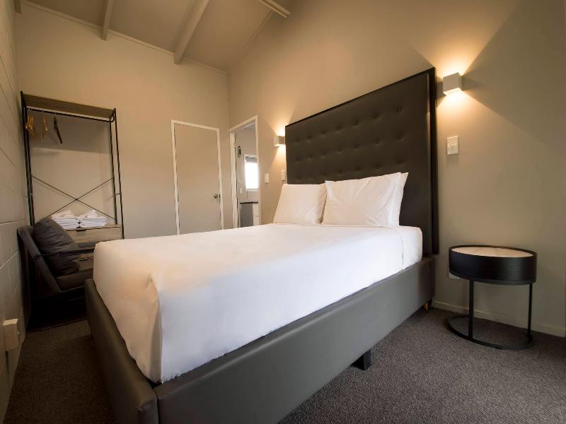 Middlemore Motel image