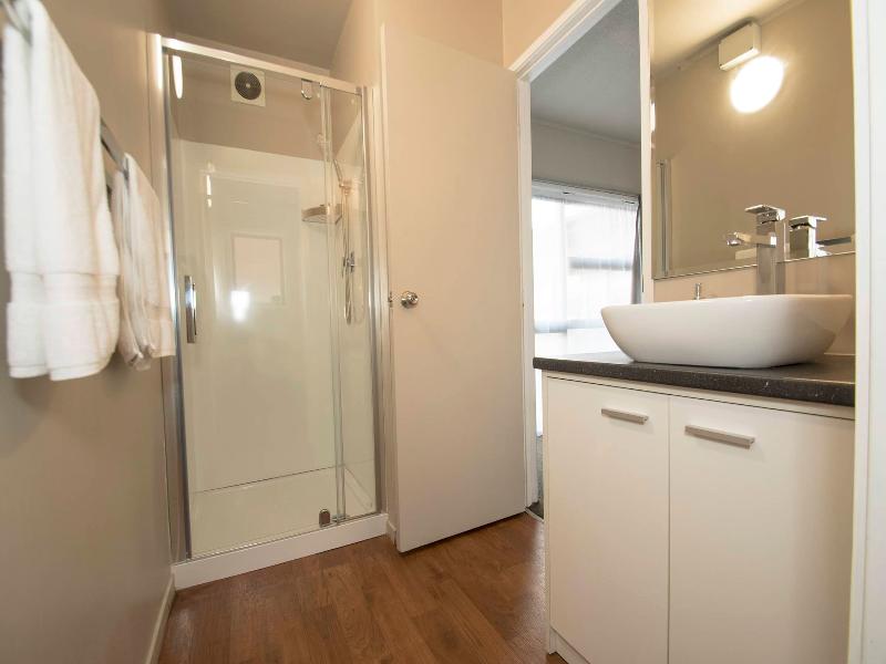 Middlemore Motel image