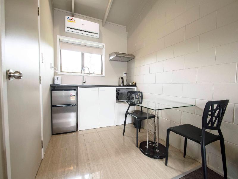 Middlemore Motel image