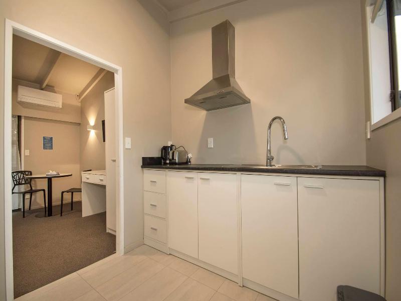 Middlemore Motel image