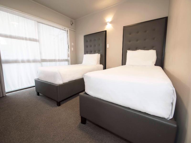 Middlemore Motel image