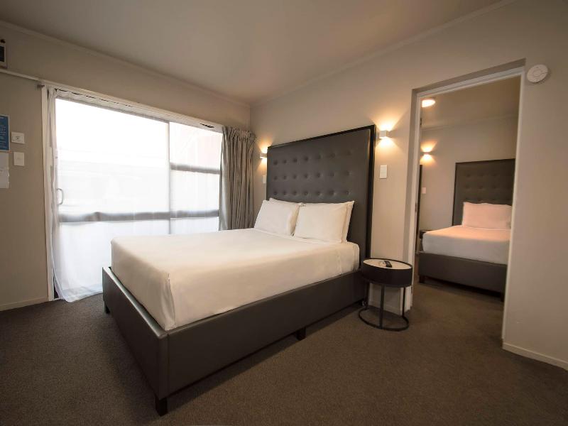 Middlemore Motel image