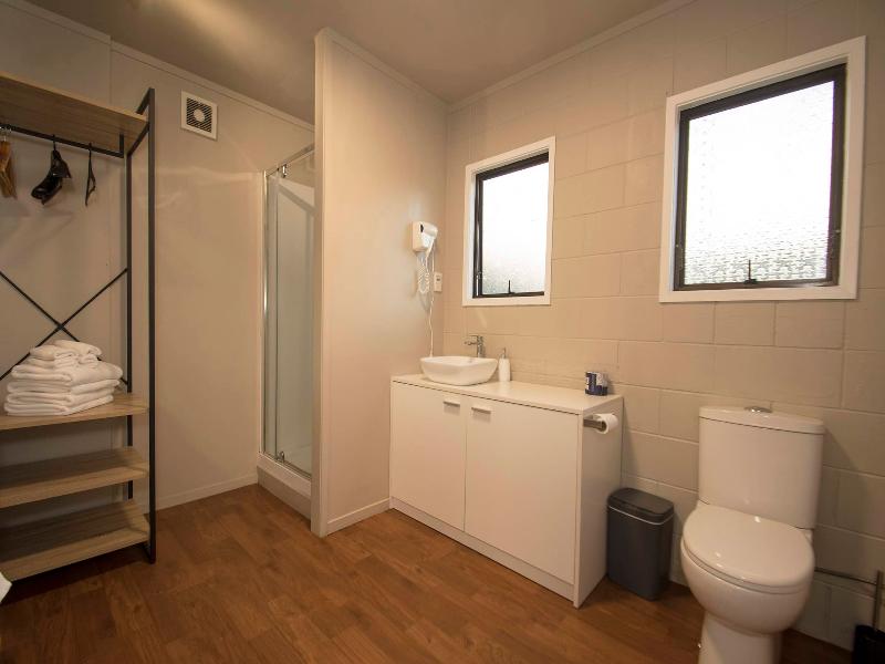 Middlemore Motel image