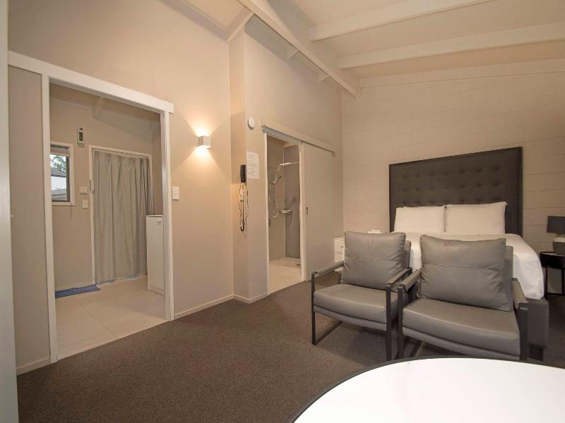 Middlemore Motel image