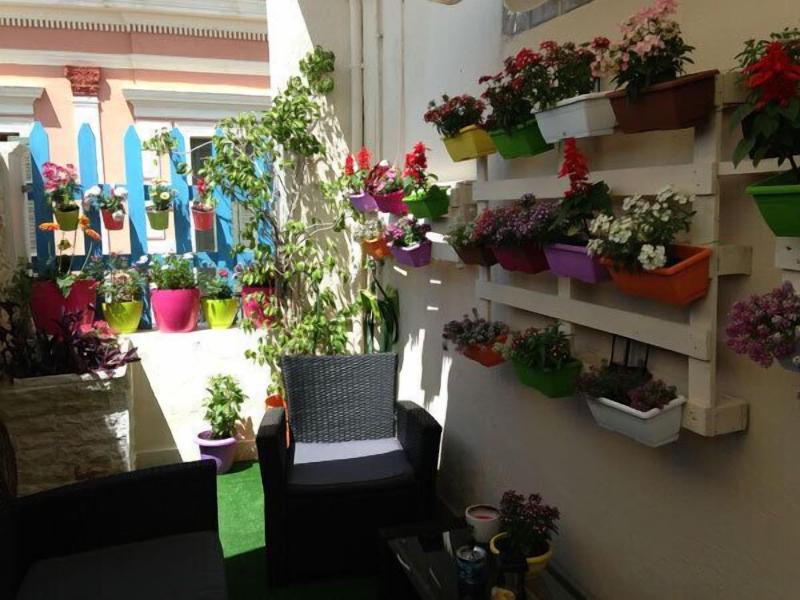 Mme Bassia image