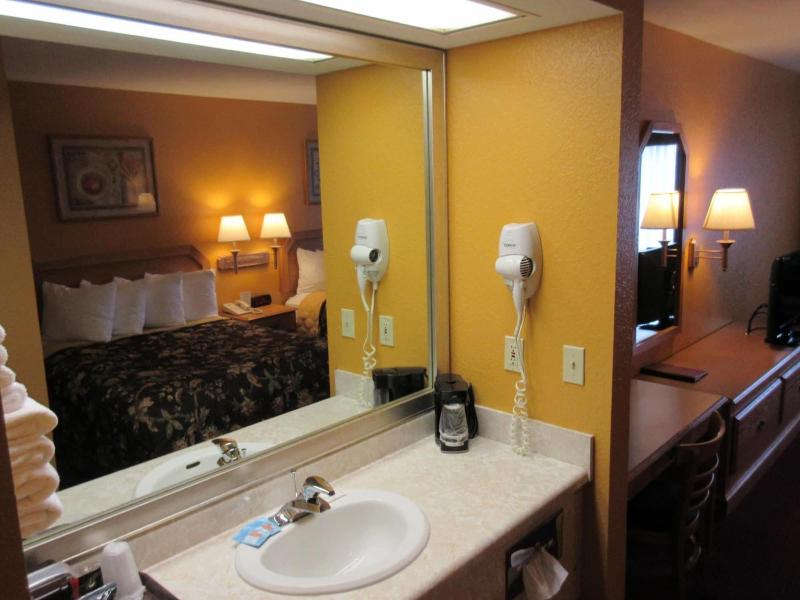 Parkfield Inn image