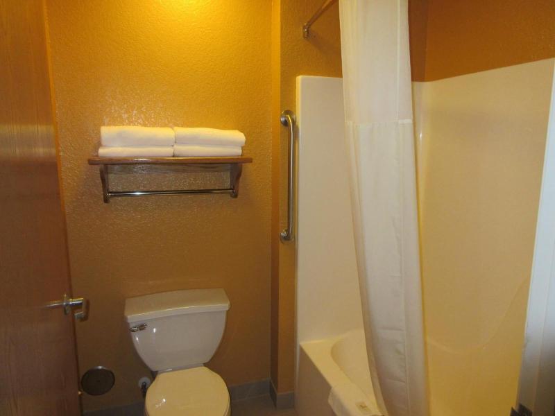 Parkfield Inn image