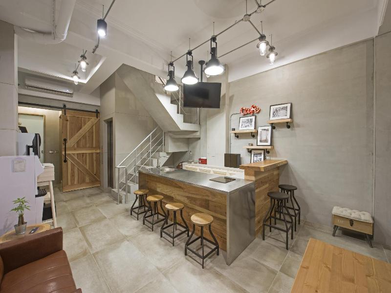 Ox Suites image