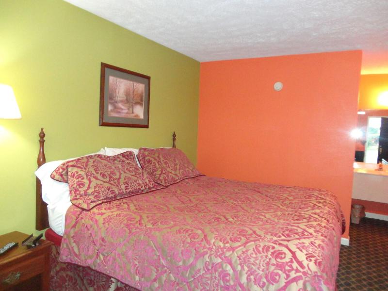 Royal Inn And Suites
