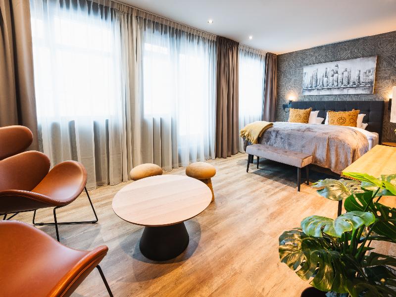Centrum Hotel image