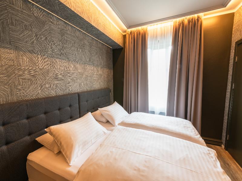 Centrum Hotel image