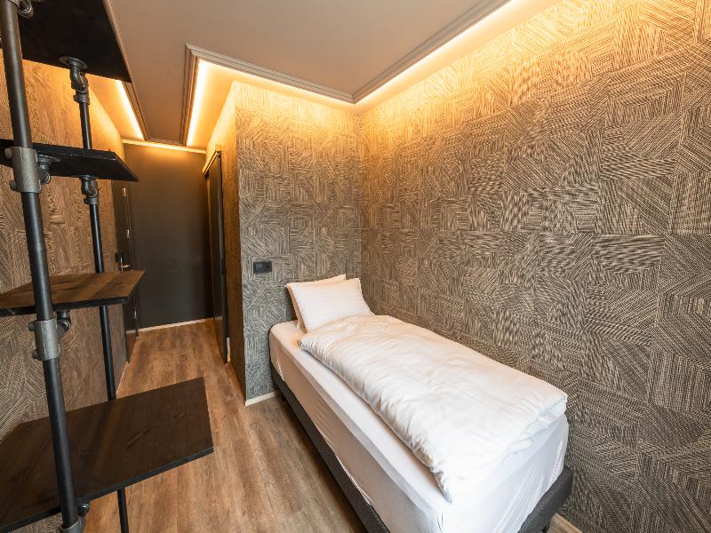 Centrum Hotel image