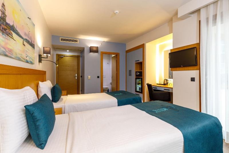 Big Box Hotel image