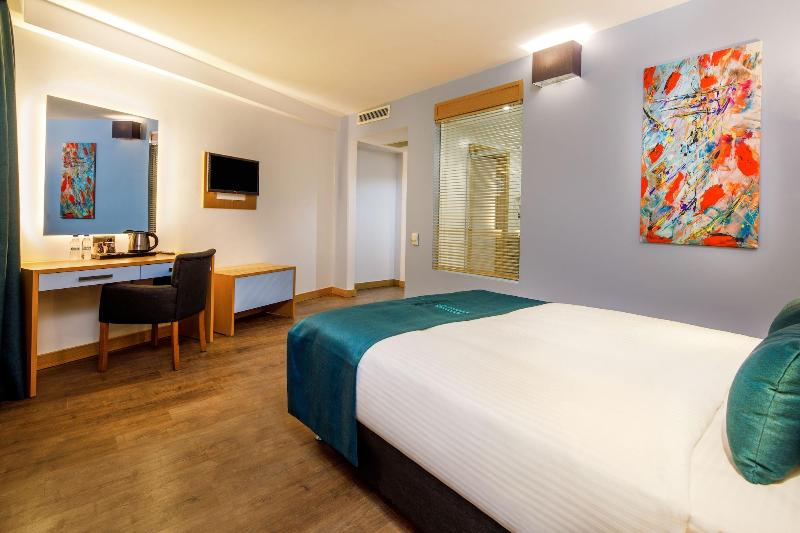 Big Box Hotel image