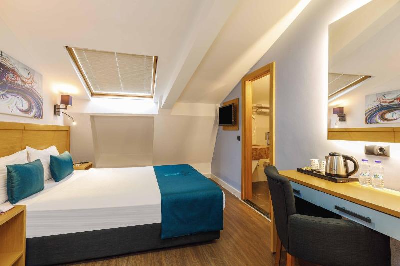 Big Box Hotel image