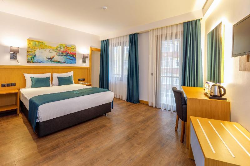 Big Box Hotel image