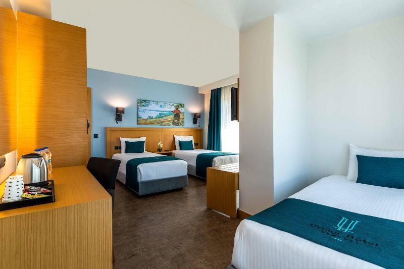 Big Box Hotel image