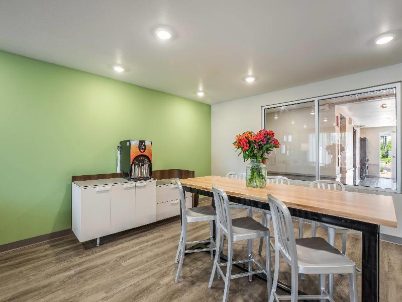 Woodspring Suites Chicago Midway image