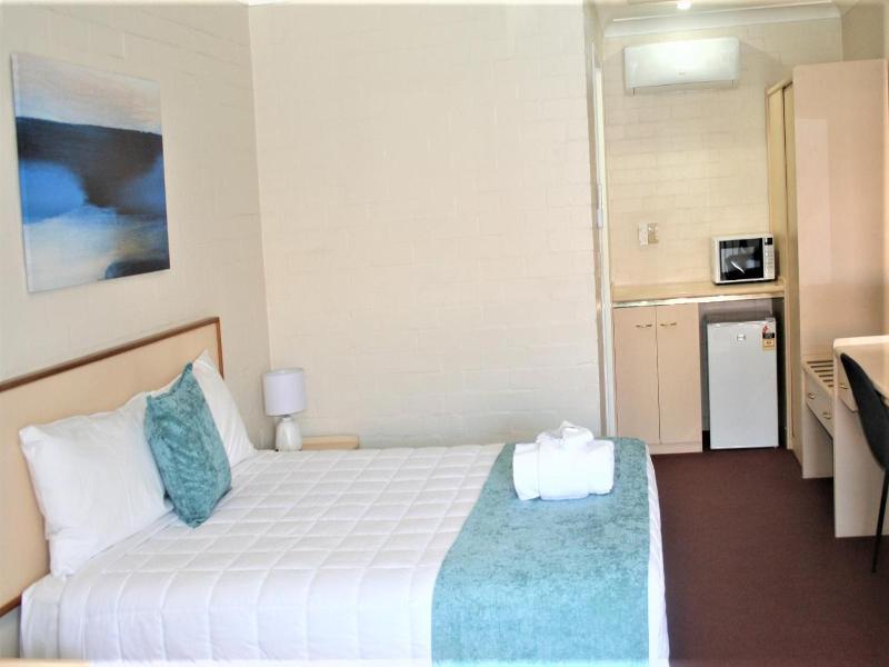 Club Motel Armidale image