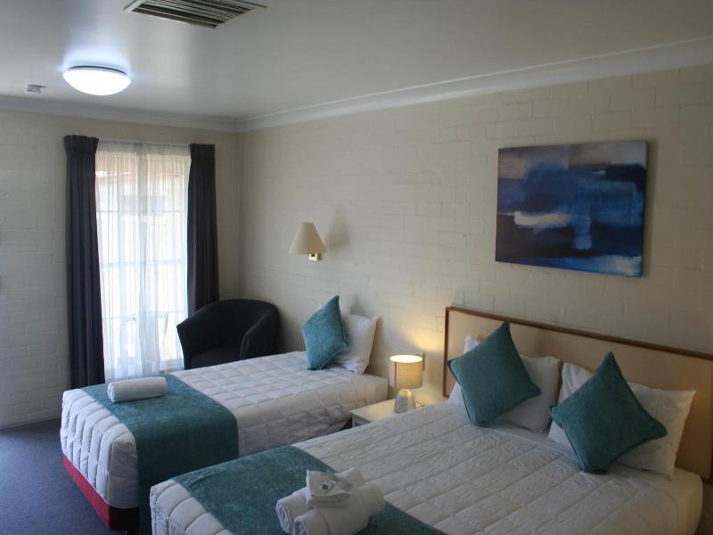 Club Motel Armidale image