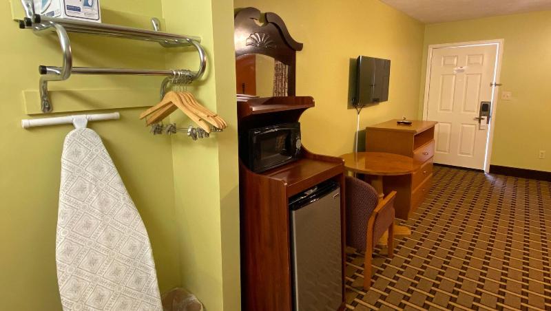 Rama Inn Bells image