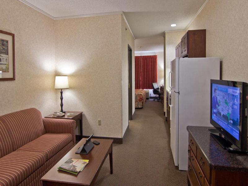 Coshocton Village Inn And Suites image