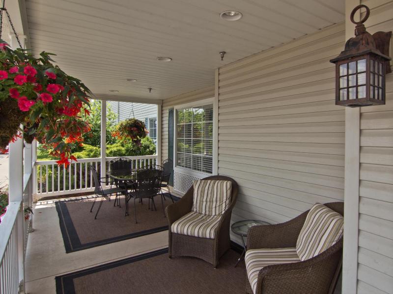 Coshocton Village Inn And Suites image