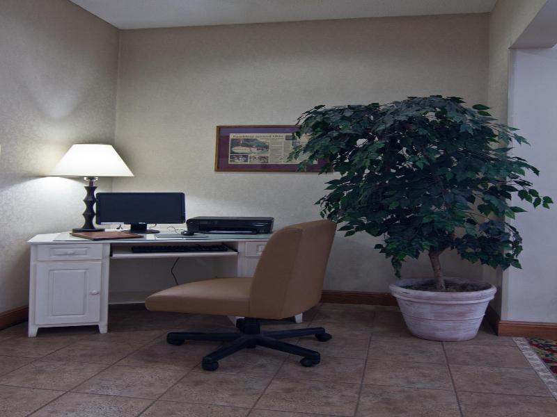 Coshocton Village Inn And Suites image