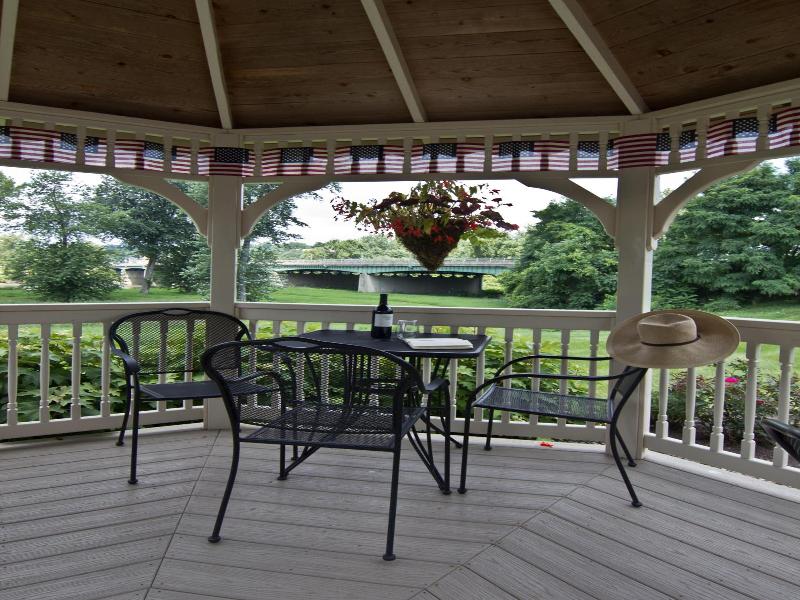 Coshocton Village Inn And Suites image