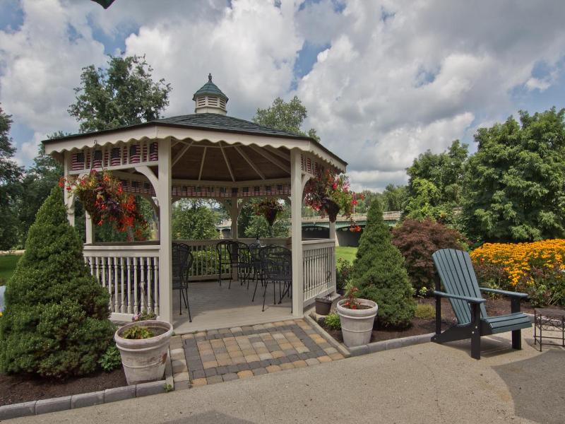 Coshocton Village Inn And Suites image