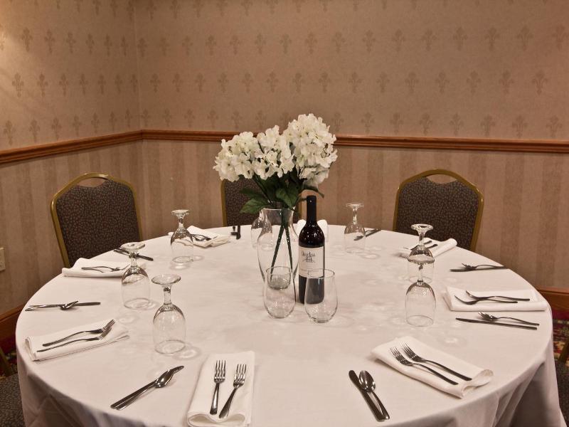Coshocton Village Inn And Suites image