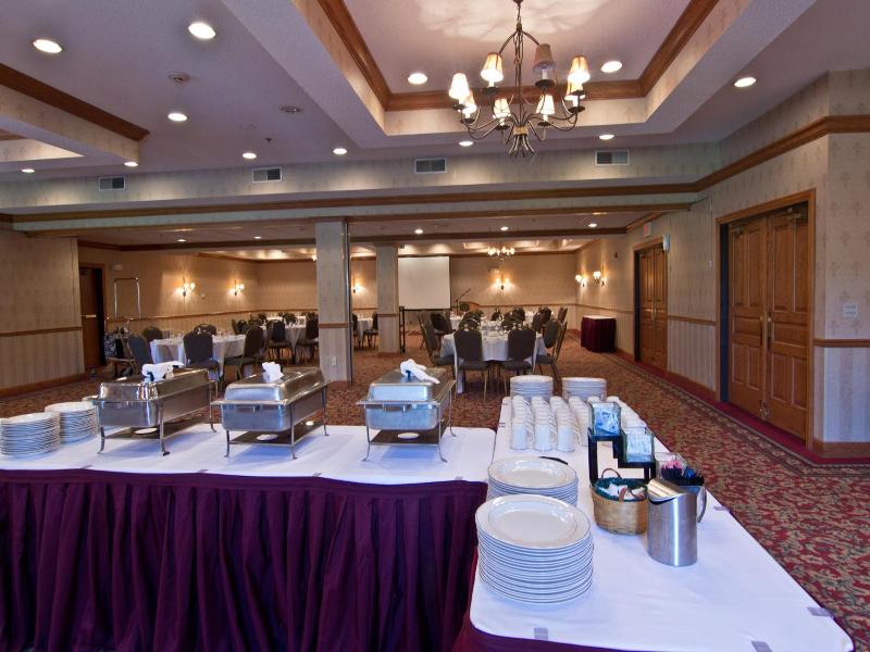 Coshocton Village Inn And Suites image