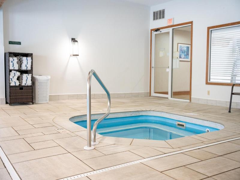 Coshocton Village Inn And Suites image