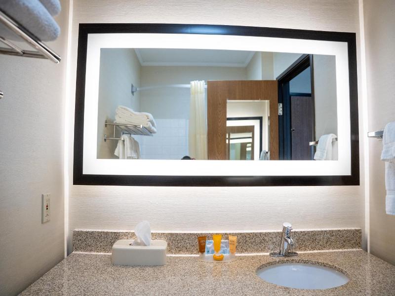 Coshocton Village Inn And Suites image