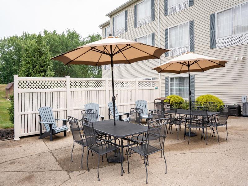 Coshocton Village Inn And Suites image