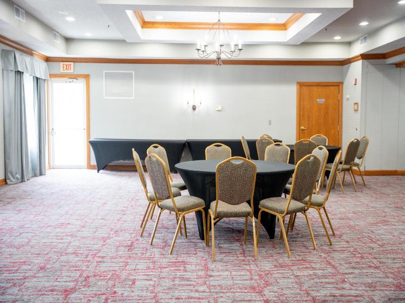 Coshocton Village Inn And Suites image