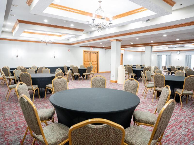 Coshocton Village Inn And Suites image