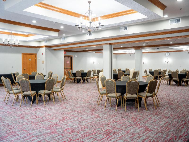 Coshocton Village Inn And Suites image
