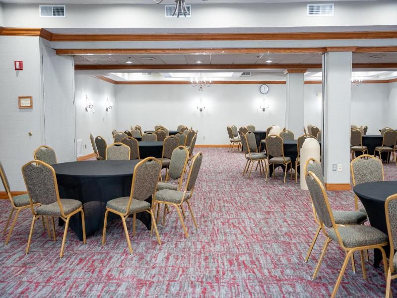 Coshocton Village Inn And Suites image