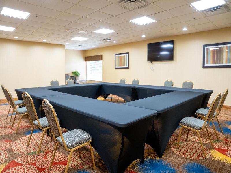 Coshocton Village Inn And Suites image