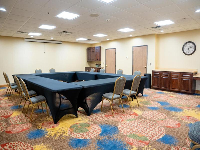 Coshocton Village Inn And Suites image