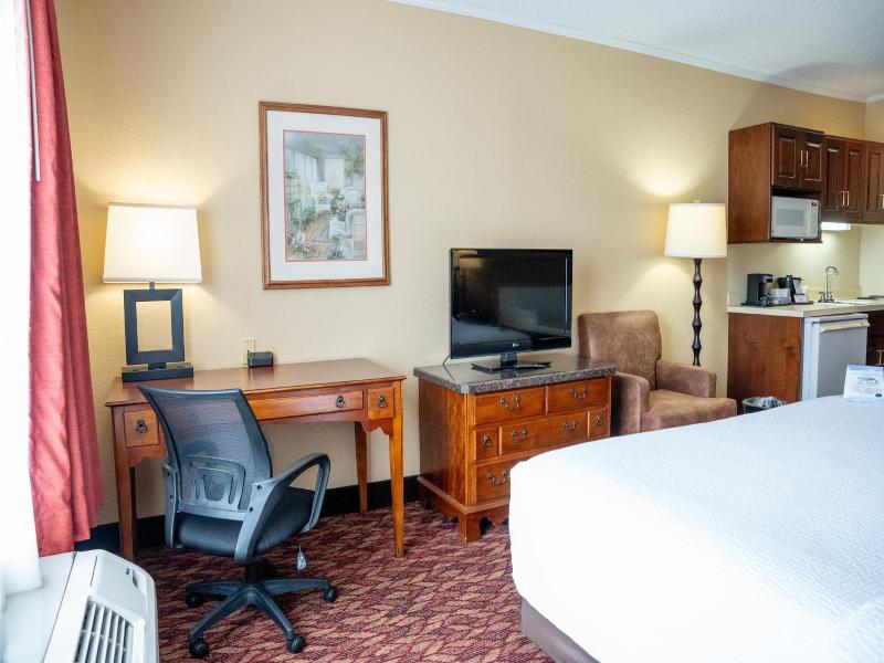 Coshocton Village Inn And Suites image