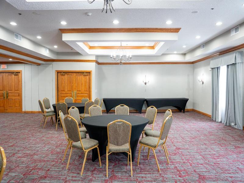 Coshocton Village Inn And Suites image