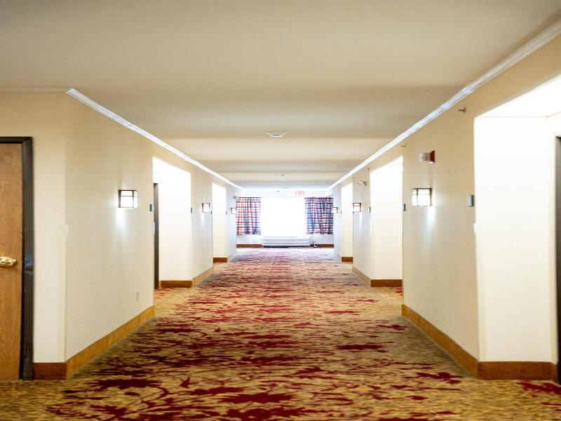 Coshocton Village Inn And Suites image