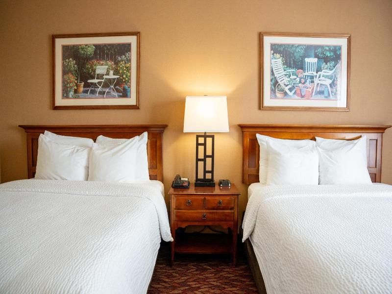 Coshocton Village Inn And Suites image